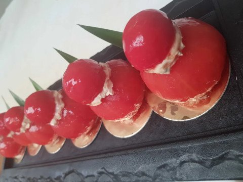 Religieuses de tomates au thon