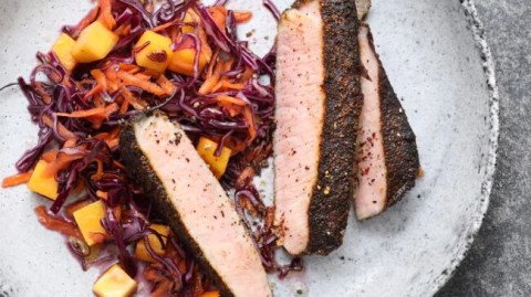 Porc en croute de café cuit sous vide