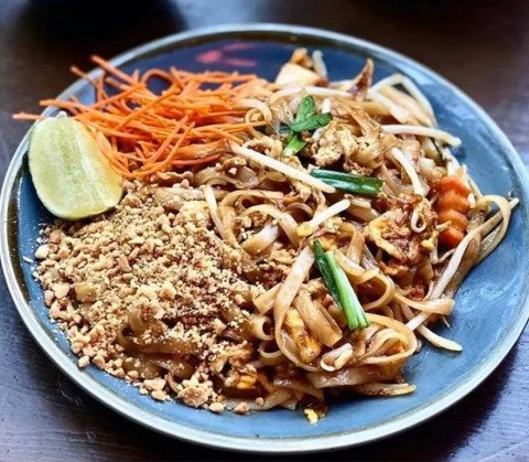 Pad thaï au Poulet et nouilles sautées de Yaai Thaï