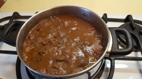 Rognons de veau au vin rouge : recette facile et technique de cuisson