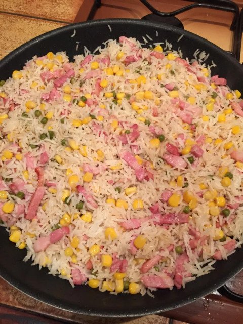 Riz grillé aux lardons et maïs