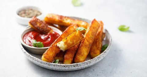 Halloumi frit croustillant à la poêle