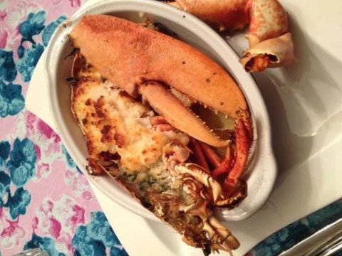 Homard rôti au beurre de crevettes