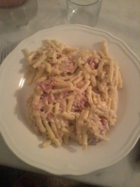 Pâtes à la crème doignons, comté et jambon de la Forêt Noire