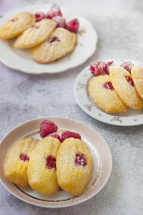 Madeleines aux framboises