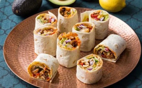 Burritos mexicains au poulet et guacamole