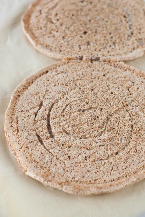 Dacquoise (biscuit à l'amande pour desserts)