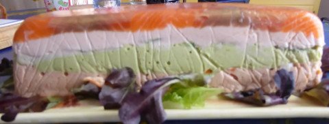 Terrine de saumon, avocat et surimi