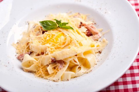 Tagliatelles à la carbonara (pancetta et pecorino)