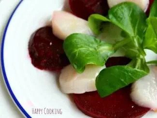 Carpaccio de betteraves à la crème dail et au hareng fumé