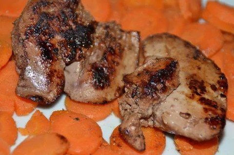 Foie de lapin sur lit de carottes