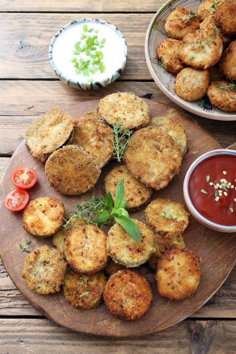 Beignets d'aubergines au coulis de tomate