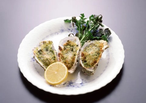 Huîtres gratinées à l'emmental, persil et ail