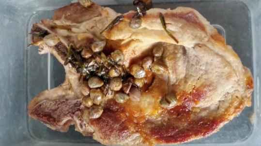 Côtes de porc au citron et aux câpres
