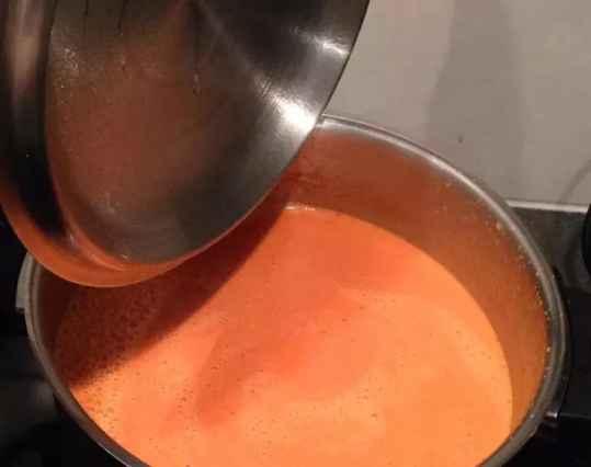 Soupe poivrons, tomates et mascarpone