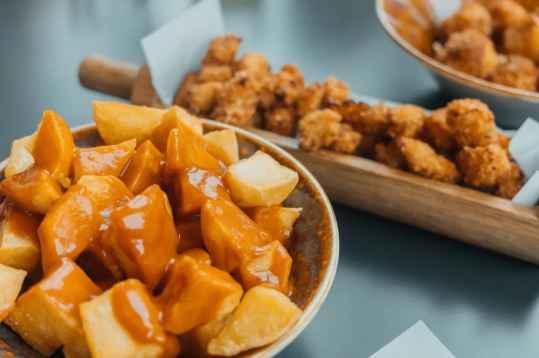 Patatas bravas et croquetas devant le ballet Don Quichotte