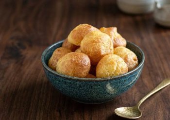 Gougères au fromage légères et croustillantes