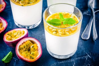 Panna cotta aux fruits de la passion