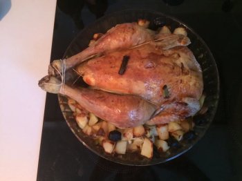 Poulet rôti aux olives et ses pommes de terre