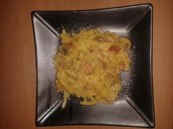 Spaghetti à la crême safranée et aux champignons