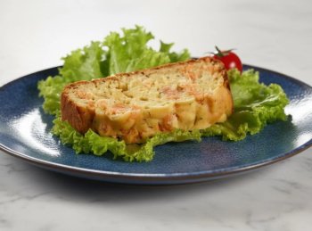 Cake au Morbier et jambon cru