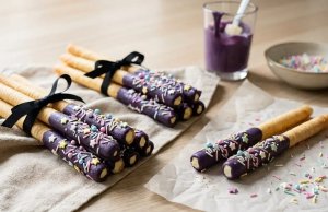 Baguettes magiques de sorcière violettes