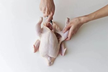 Comment découper un poulet entier en 6 étapes