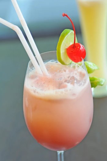 Liqueur de lait aux fraises tagada