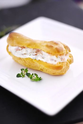 Mini éclairs au saumon fumé