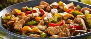 Fajitas au Poulet Façon Mexicaine avec Poivrons et Épices