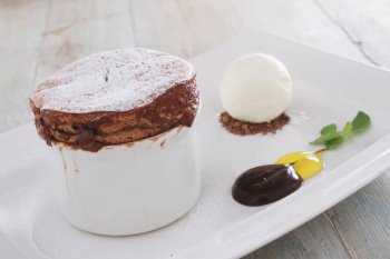 Soufflés au chocolat et à la crème de marrons