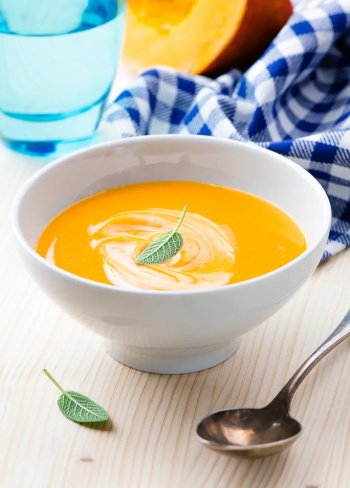 Soupe de courge au fenouil