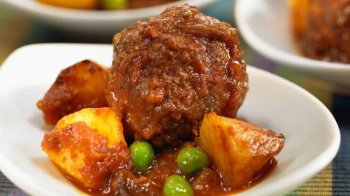 Ragoût de boulettes de viande aux pommes de terre