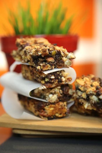 Barres de céréales aux dattes et noix