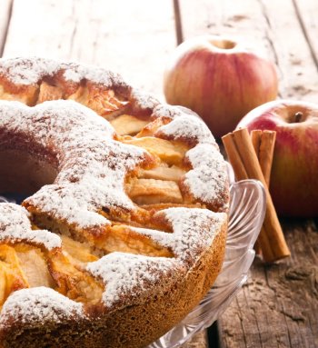 Gâteau pomme-cannelle, ambiance Noël