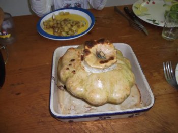 Pâtisson farci crème, oignons et lardons