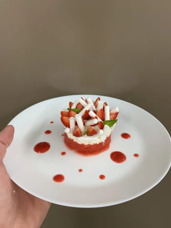 Petit vacherin aux fraises du Nord par David Wesmaël
