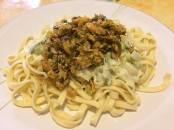 Tagliatelles aux moules et à la fondue de poireaux