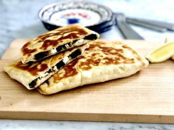 Gözleme aux épinards et à la feta (crêpe turque)