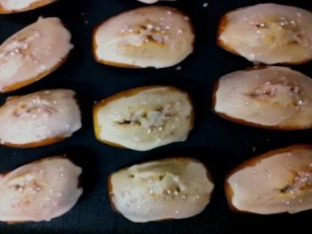 Madeleines au pralin et son glaçage rose