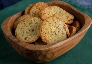 Biscuits apéritif au parmesan et moutarde maison