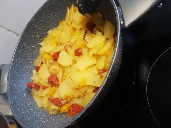 Poêlée délicieuse de fenouil, chorizo et pomme de terre