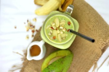 Milk-shake davocat aux fruits secs