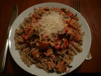 Pâtes au fromage, jambon, poivron