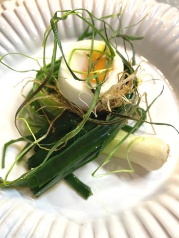 Poireau tressé, œuf au nid de Bruno Verjus