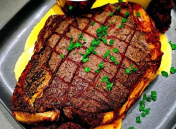 Côte de bœuf grillée sauce choron