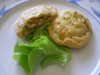 Feuilletés au poulet, poivrons et pruneaux