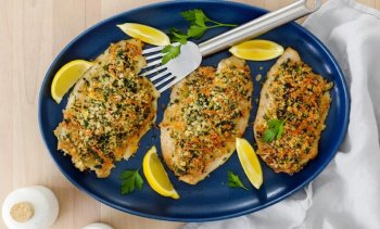 Filet de sandre en croûte de chorizo à la crème d'ail de Luana Belmondo