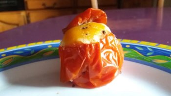 Tomates farcies à l'oeuf et au comté
