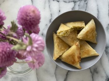 Samossas poire cardamome de Bollywood Kitchen